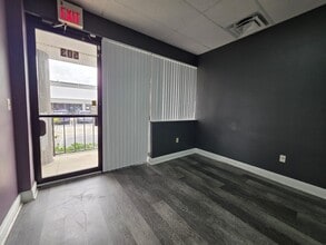 2570-2580 N Powerline Rd, Pompano Beach, FL for lease Interior Photo- Image 2 of 12