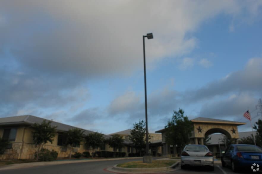 3939 Medical Dr, San Antonio, TX for lease - Building Photo - Image 3 of 10