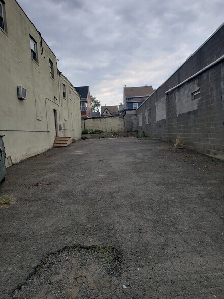 5 E 12th St, Paterson, NJ à louer - Photo du bâtiment - Image 2 de 12
