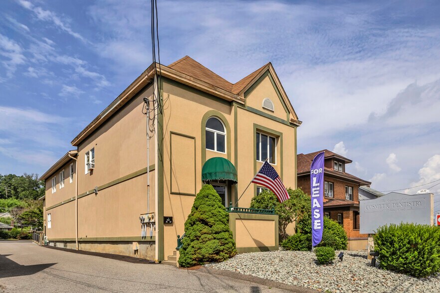 1532 Lincoln Way, White Oak, PA à louer - Photo du bâtiment - Image 2 de 8