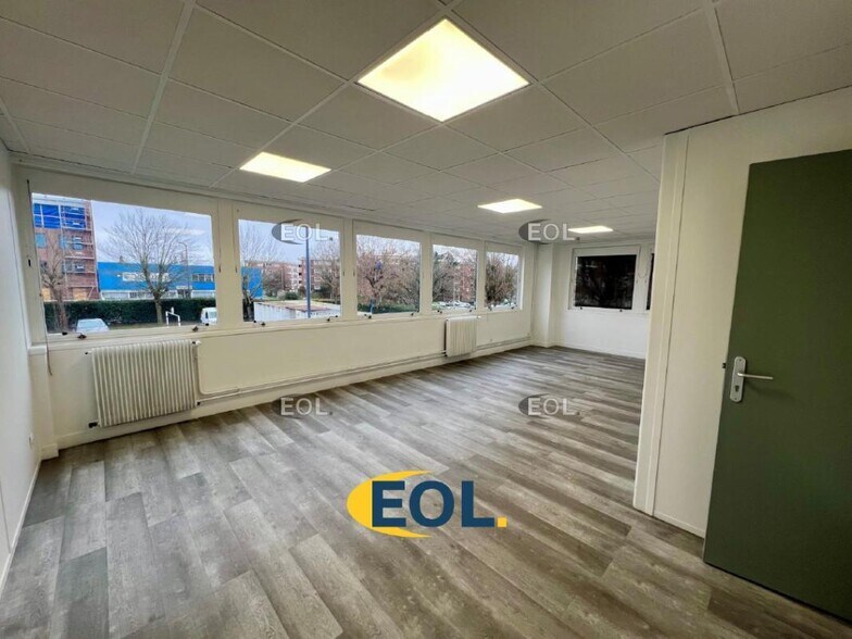 Flex in Aulnay-sous-Bois for lease - Interior Photo - Image 1 of 23