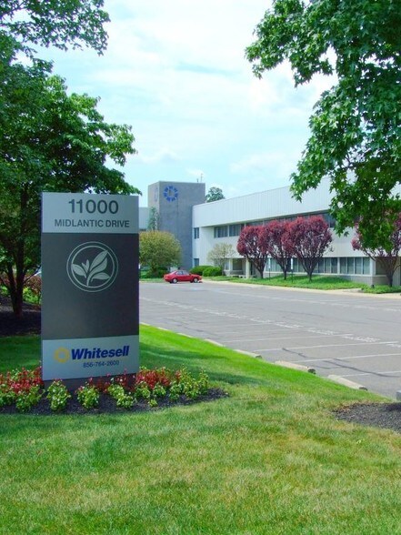 13000 Midlantic Dr, Mount Laurel, NJ à vendre - Photo du bâtiment - Image 2 de 10