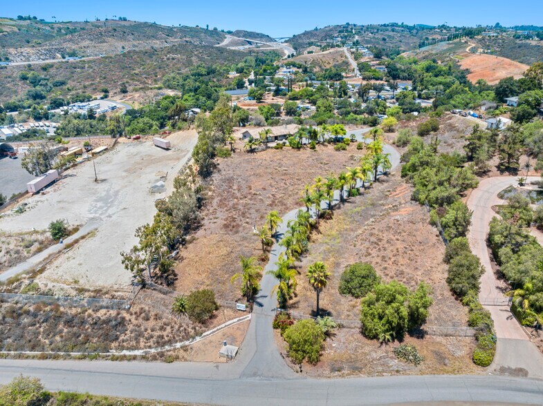 8530 Nelson Way, Escondido, CA à vendre - Photo du bâtiment - Image 1 de 22