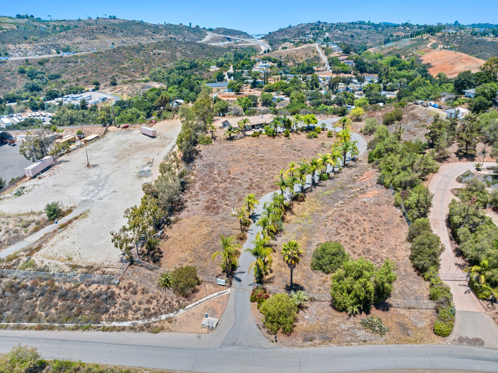 8530 Nelson Way, Escondido, CA à vendre Photo du bâtiment- Image 1 de 23