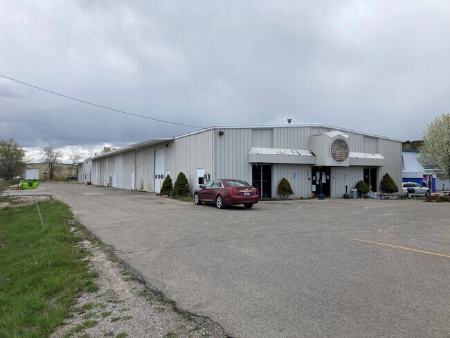 Plus de détails pour 2419 Sybrandt Rd, Traverse City, MI - Industriel à louer