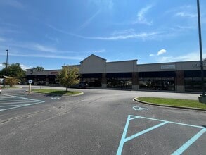 5560 IN-62, Jeffersonville, IN à louer Photo du bâtiment- Image 2 de 8