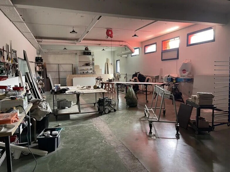 Flex in Mauguio for lease - Interior Photo - Image 3 of 10