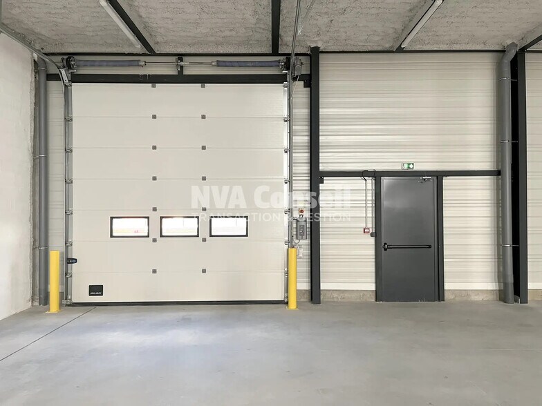 Flex dans SAINT-OUEN-L'AUMONE à louer - Photo du bâtiment - Image 2 de 15