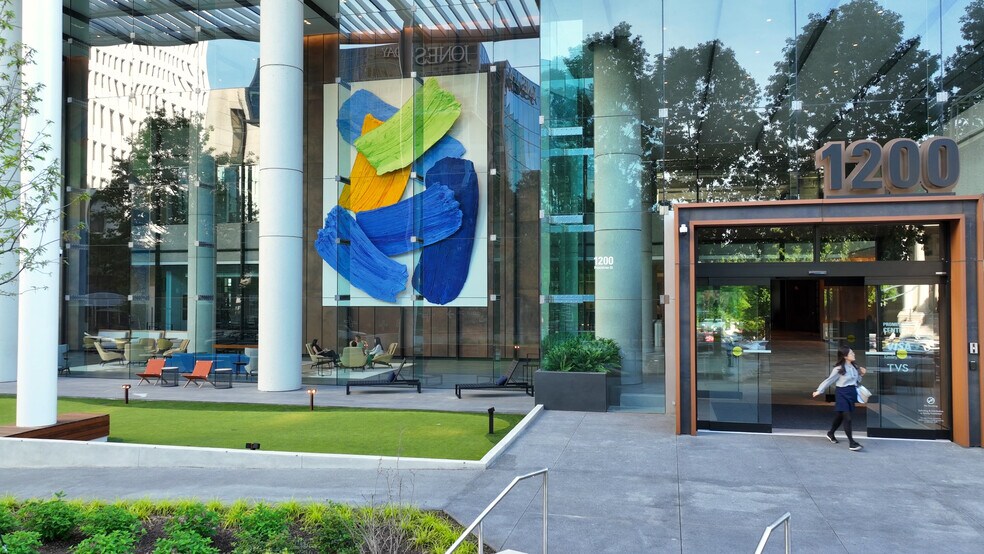 1200 Peachtree St NE, Atlanta, GA à louer - Photo du bâtiment - Image 3 de 10