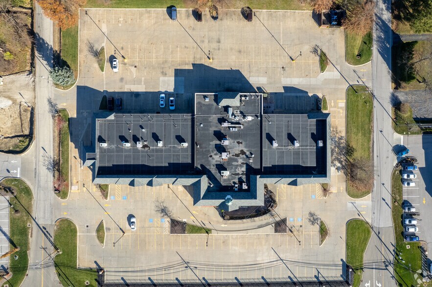 497-519 E Aurora Rd, Macedonia, OH à louer - Aérien - Image 3 de 7