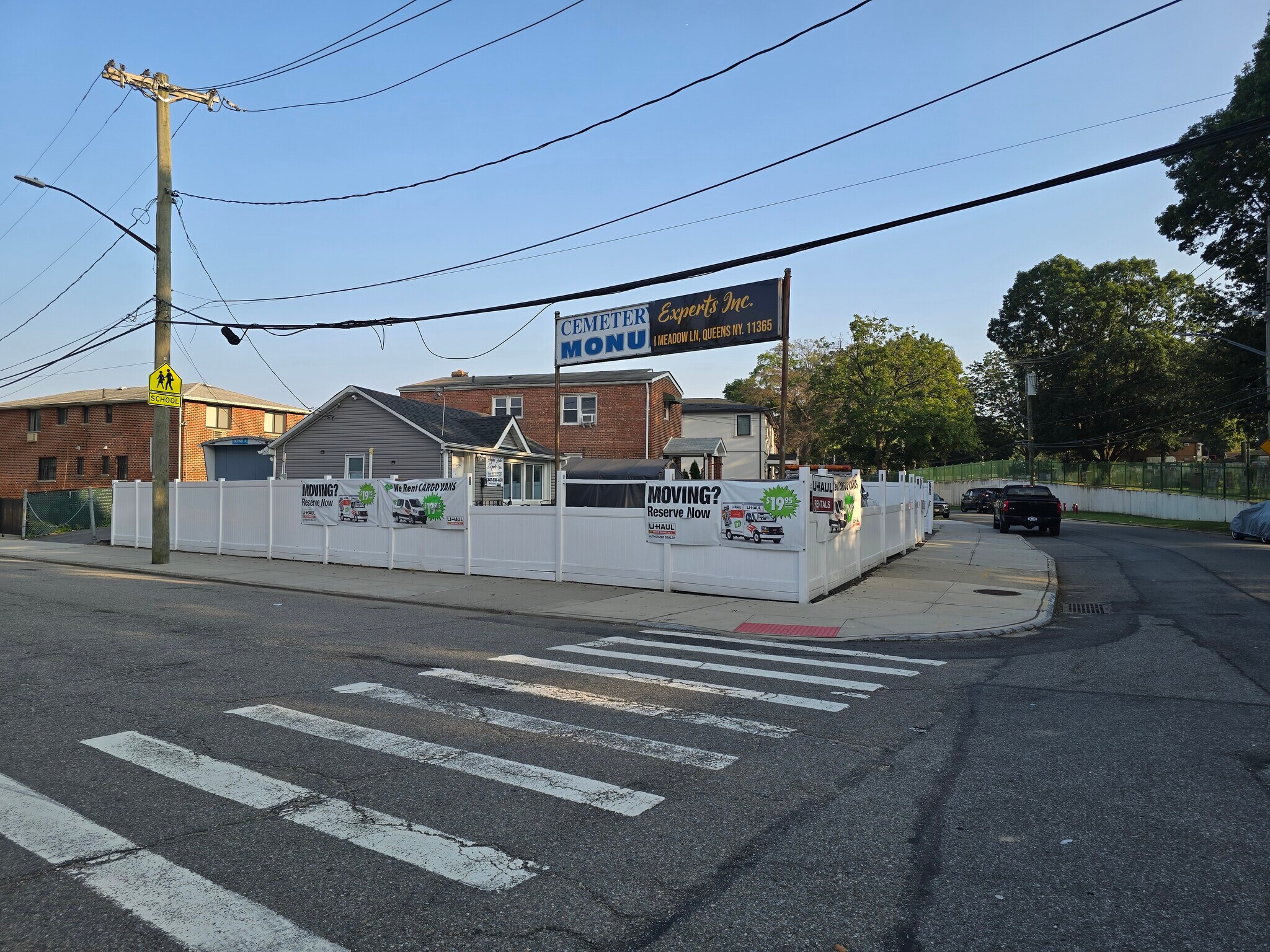 5901 Fresh Meadow Ln, Fresh Meadows, NY à louer Photo du bâtiment- Image 1 de 7