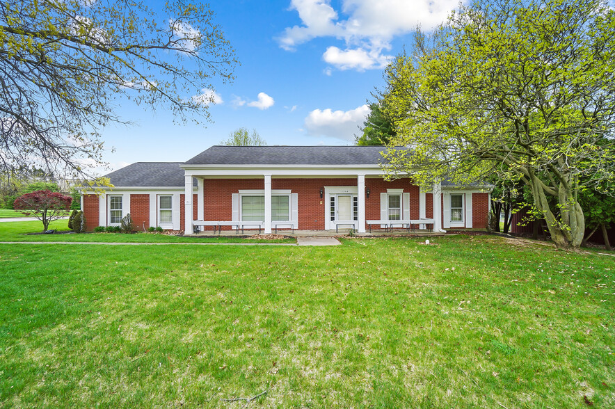 1354 N Monroe Dr, Xenia, OH for sale - Primary Photo - Image 1 of 72