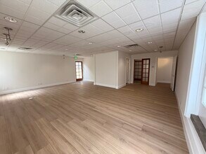 11326 Ventura Blvd, Studio City, CA for lease Interior Photo- Image 2 of 12