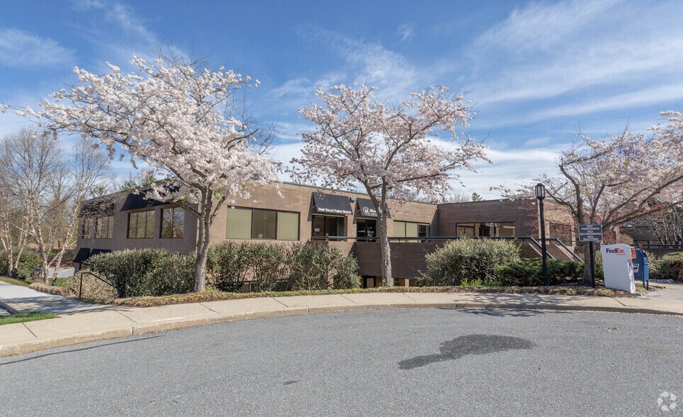 10151 York Rd, Cockeysville, MD à louer - Photo du bâtiment - Image 3 de 4