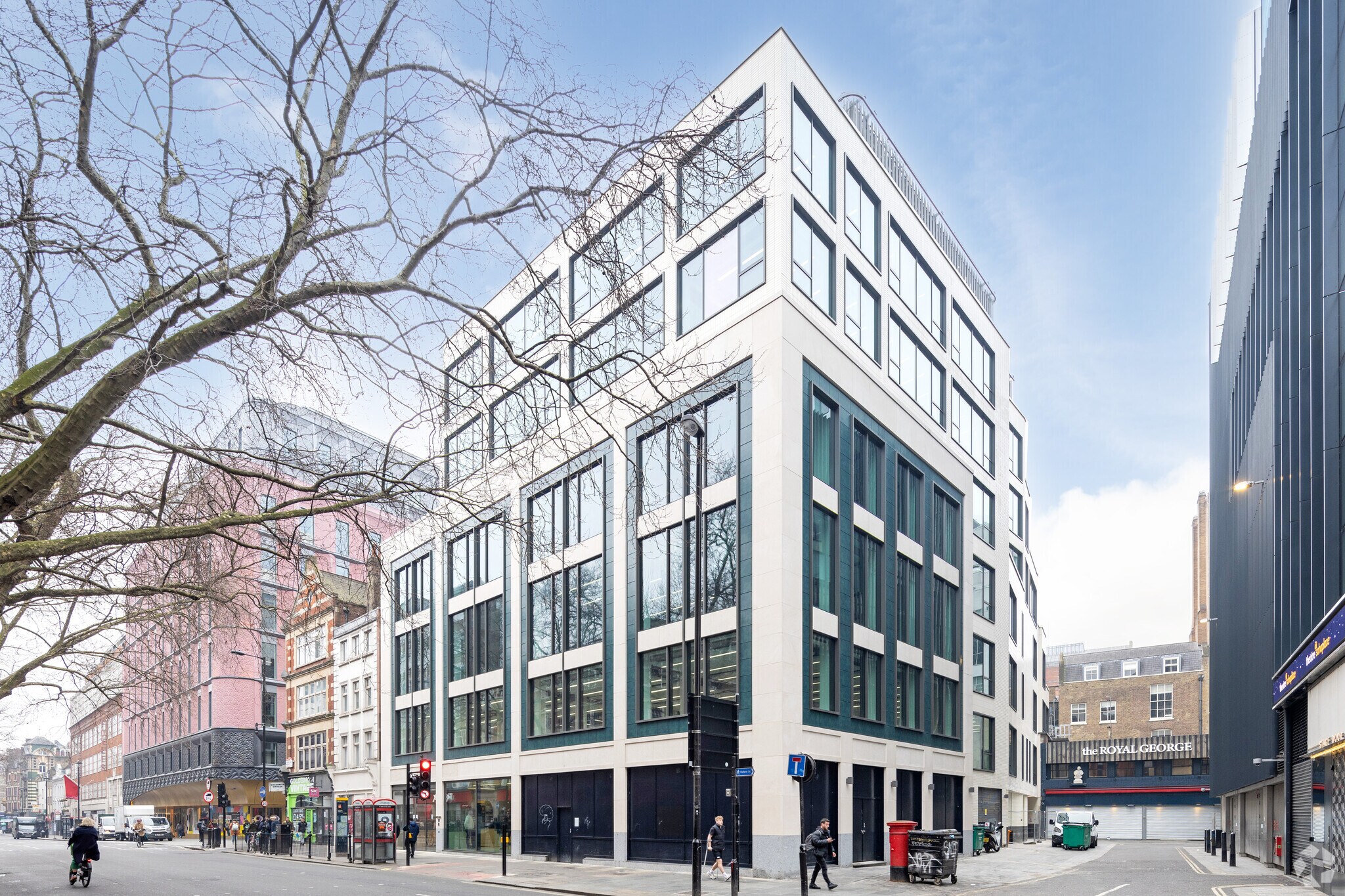 127-133 Charing Cross Rd, Londres à louer Photo du bâtiment- Image 1 de 2