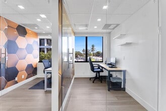 3595 Sheridan St, Hollywood, FL à louer Photo intérieure- Image 1 de 1