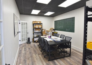 4825 Trousdale Dr, Nashville, TN à louer Photo intérieure- Image 1 de 5