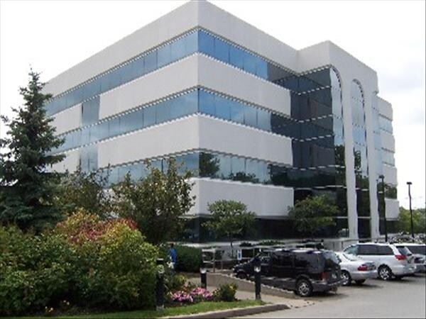 531 Davis Dr, Newmarket, ON for lease - Building Photo - Image 3 of 4