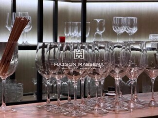 Plus de détails pour Commerce de détail à vendre