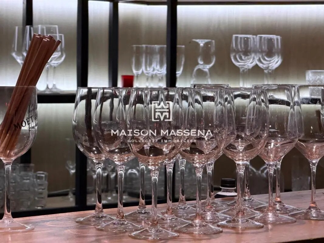 Commerce de détail dans Nice à vendre Photo du bâtiment- Image 1 de 7