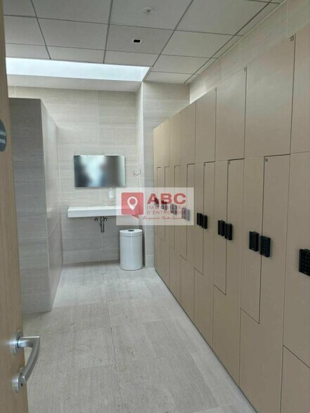 Office in Mauguio for lease - Interior Photo - Image 3 of 6