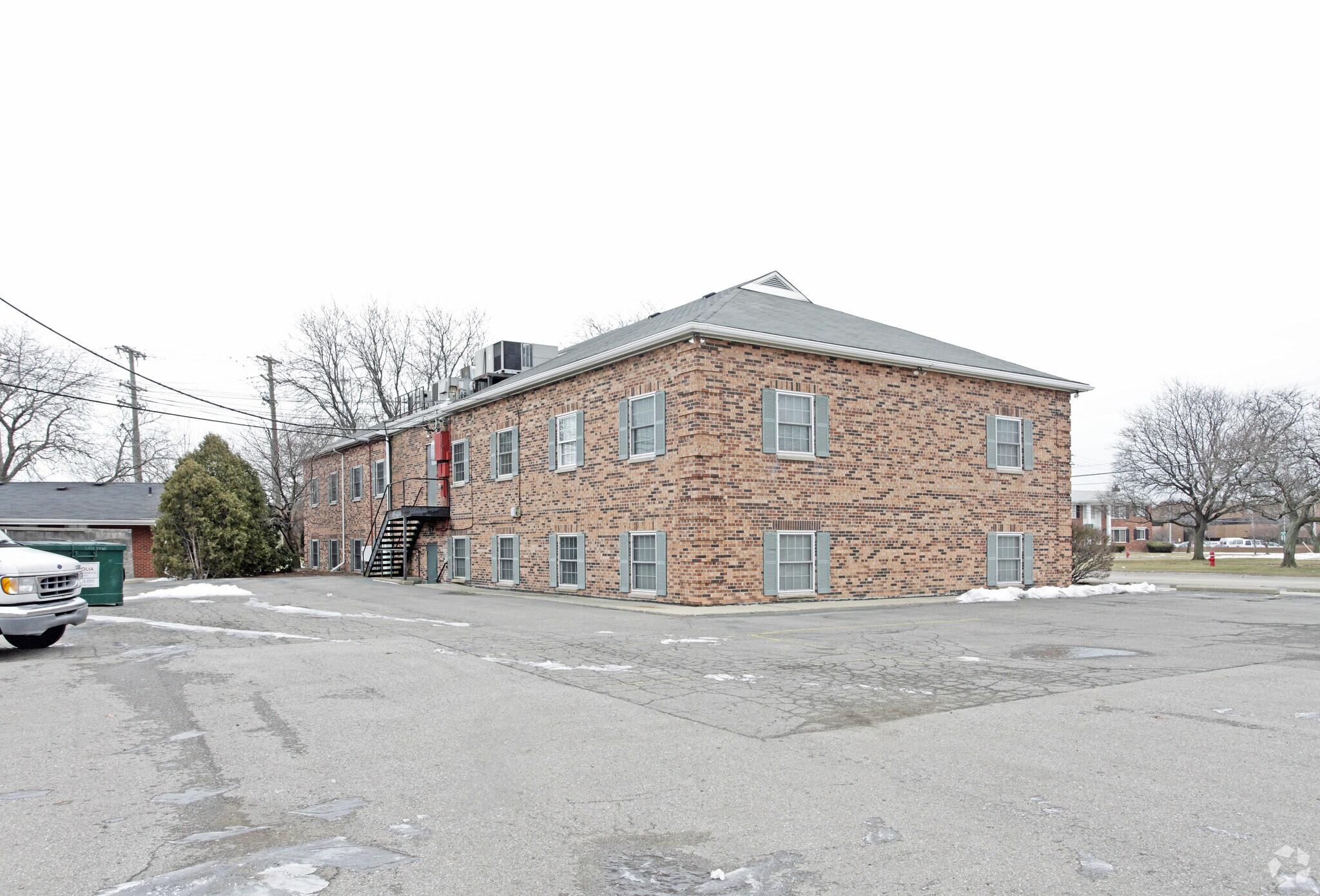 19001 E 8 Mile Rd, Eastpointe, MI for lease Building Photo- Image 1 of 3
