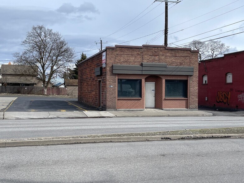 2166 N Hamilton St, Spokane, WA à louer - Photo du bâtiment - Image 1 de 9