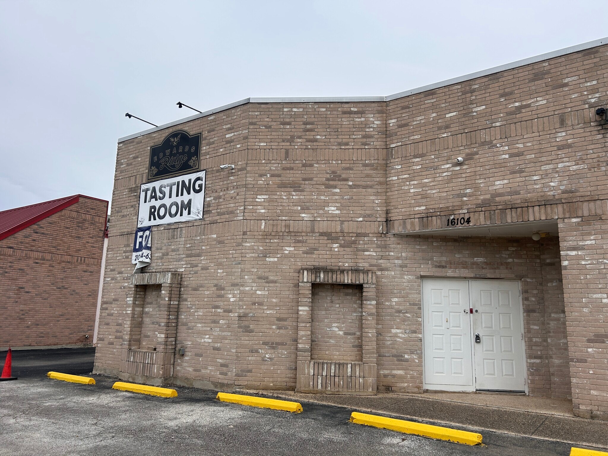 16102-16104 University Oak, San Antonio, TX for lease Building Photo- Image 1 of 13