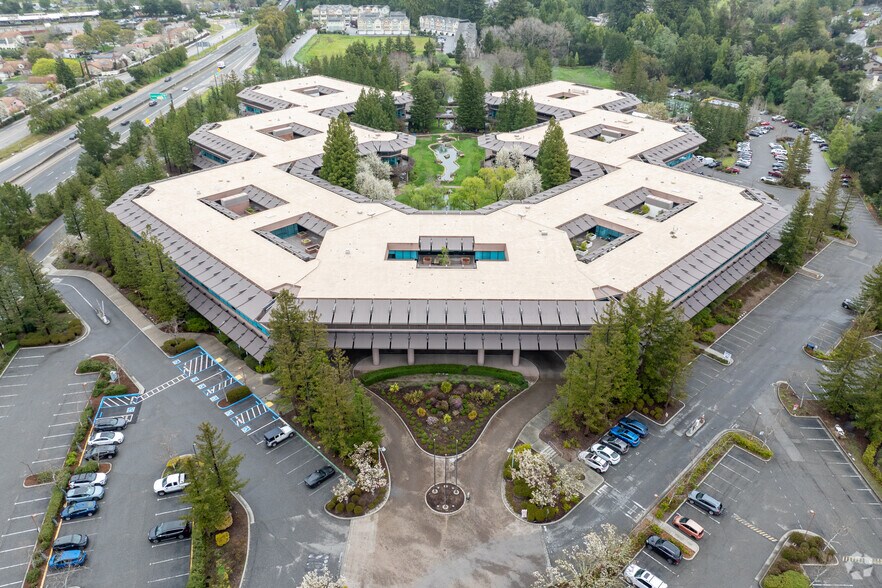 100 Enterprise Way, Scotts Valley, CA à louer - Photo du bâtiment - Image 1 de 19