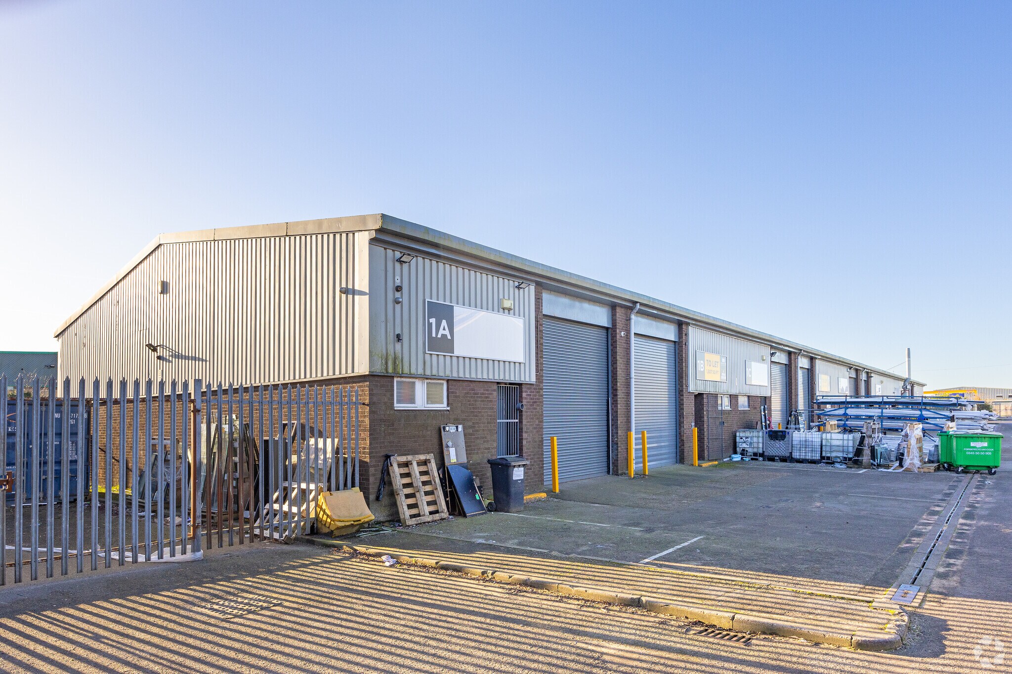 Burma Dr, Hull à louer Photo du bâtiment- Image 1 de 8