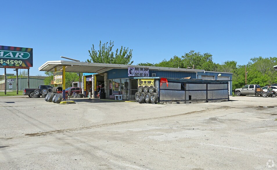 1702 S Interstate 35, San Marcos, TX à vendre - Photo du bâtiment - Image 3 de 3