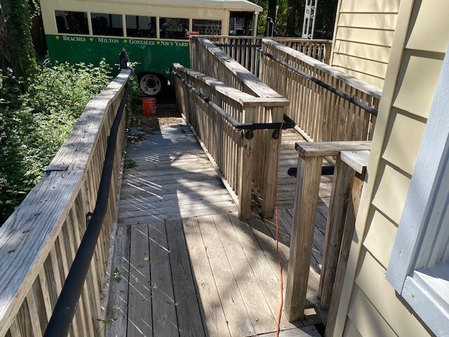 610 N Spring St, Pensacola, FL à louer - Photo du bâtiment - Image 3 de 16