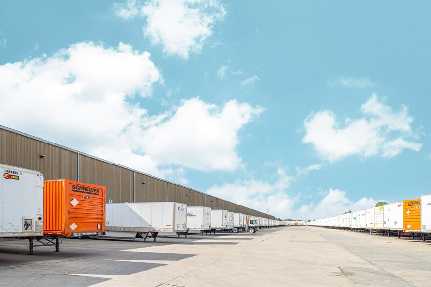 475 Superior Ave, Munster, IN à louer - Photo du bâtiment - Image 3 de 7