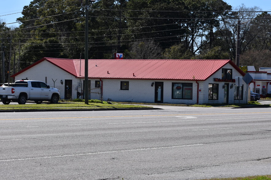 1101 Eisenhower Dr, Savannah, GA à vendre - Photo du bâtiment - Image 1 de 1