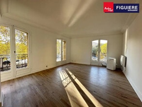 Office in Aix-en-Provence for lease Interior Photo- Image 1 of 7