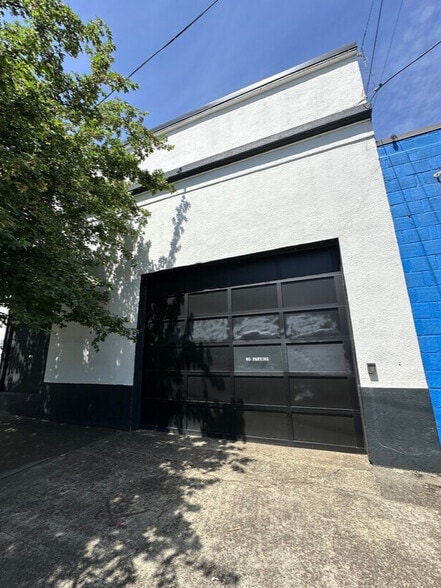 710 NW 17th Ave, Portland, OR for lease - Building Photo - Image 3 of 15