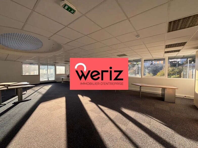 Office in Marseille for lease - Interior Photo - Image 3 of 20