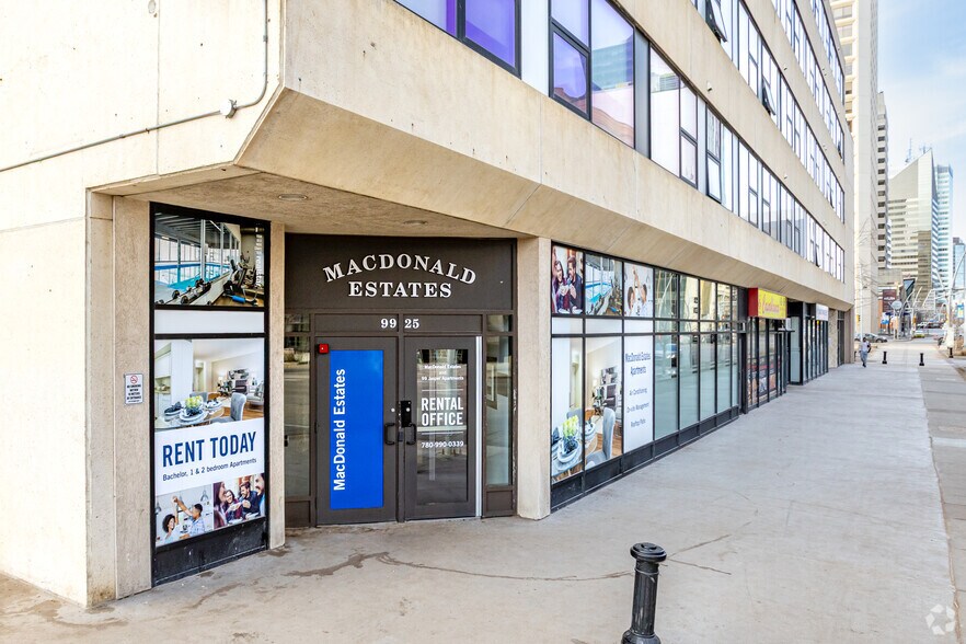 9925 Jasper Av, Edmonton, AB à louer - Photo du bâtiment - Image 3 de 26