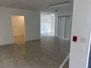 710 E 9th St, Hialeah, FL à louer Photo intérieure- Image 2 de 7