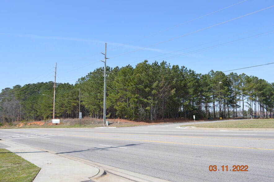 Morganton Rd, Fayetteville, NC à vendre - Photo du bâtiment - Image 2 de 7