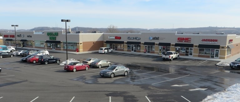 1006-1028 E Main St, Jackson, OH for lease - Building Photo - Image 2 of 7