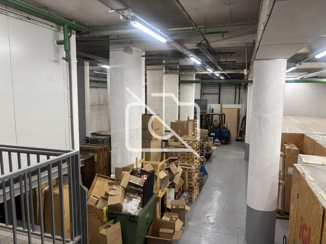 Industrial in Bagnolet for sale Building Photo- Image 1 of 14