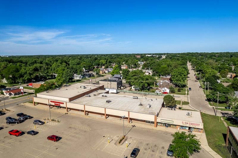 5910 N 2nd St, Loves Park, IL for lease - Building Photo - Image 3 of 3