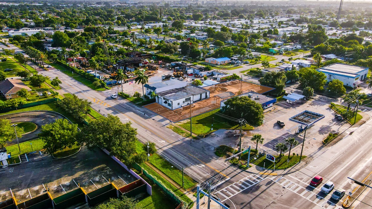 2831 SW 56th Ave, West Park, FL à vendre Photo du bâtiment- Image 1 de 1