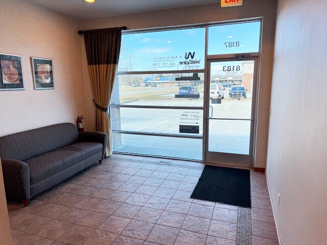 8187 Rhode Dr, Shelby Township, MI à louer - Photo intérieure - Image 2 de 2