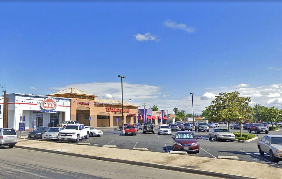 40 Chester Ave, Bakersfield, CA à louer - Photo du bâtiment - Image 2 de 4