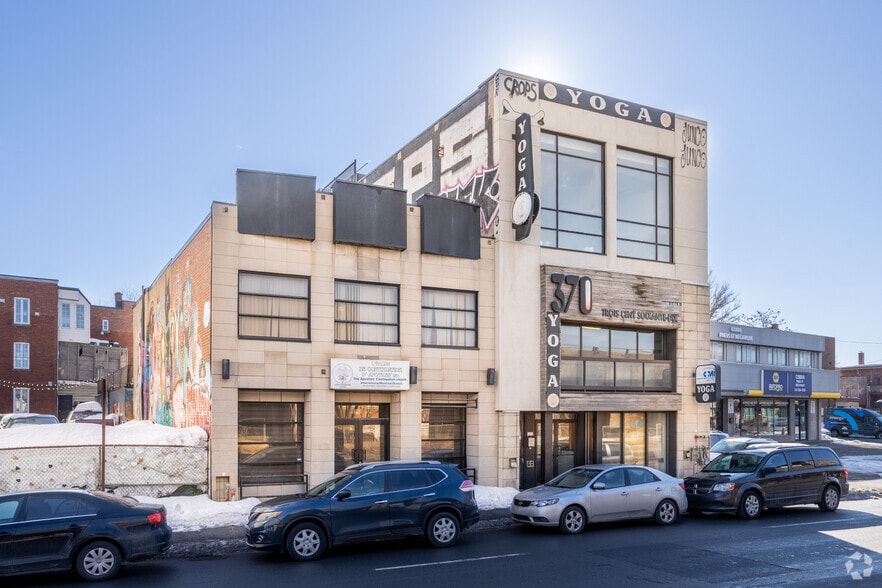 370-372 Boul Crémazie E, Montréal, QC for lease - Primary Photo - Image 1 of 4