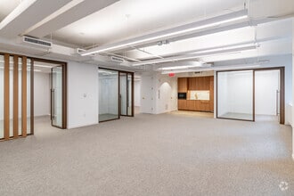 122 E 42nd St, New York, NY for lease Interior Photo- Image 2 of 3