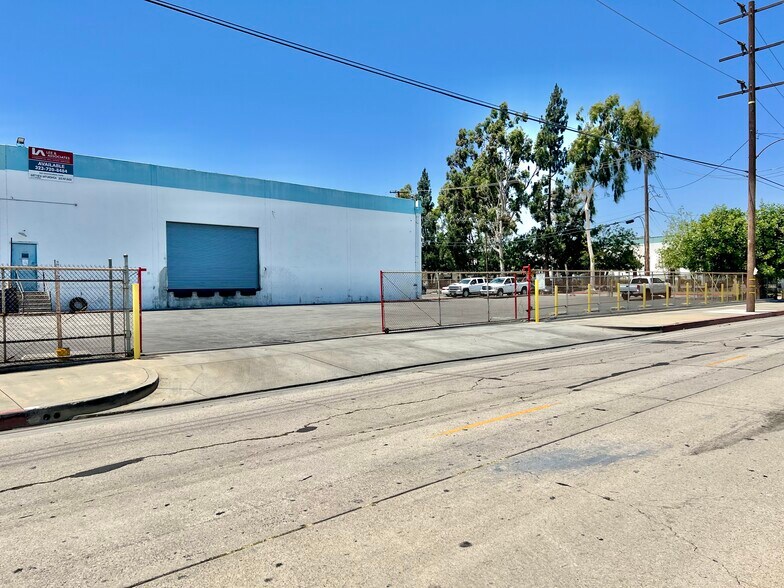 5722 Union Pacific Ave, Commerce, CA à louer - Photo du bâtiment - Image 1 de 6