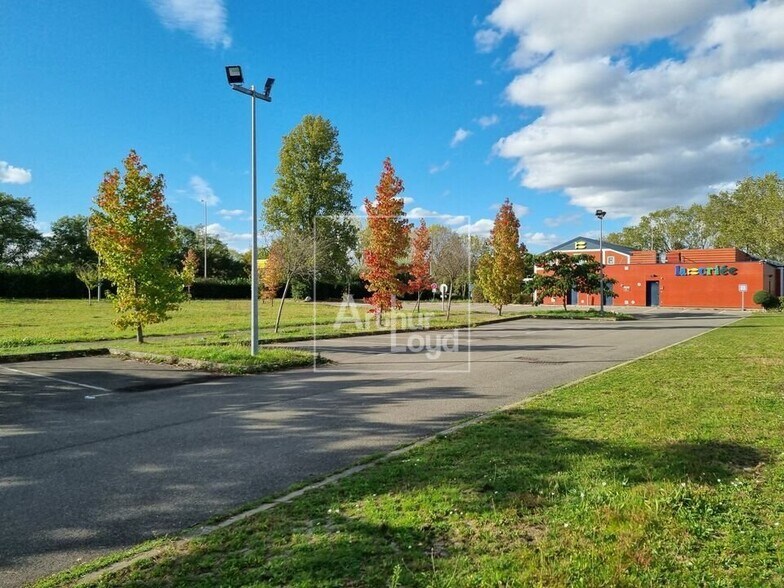 Land in Lisses for sale - Building Photo - Image 1 of 4